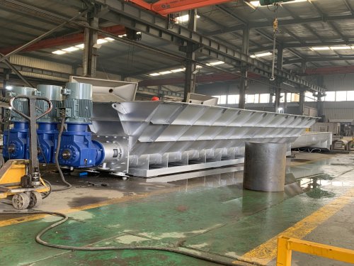 不锈钢三驱动无轴螺旋输送机